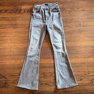 MOTHER Weekender Skimp Jeans